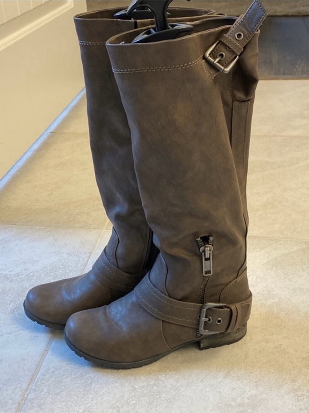 Classic Brown Knee-High Riding Boots - Women